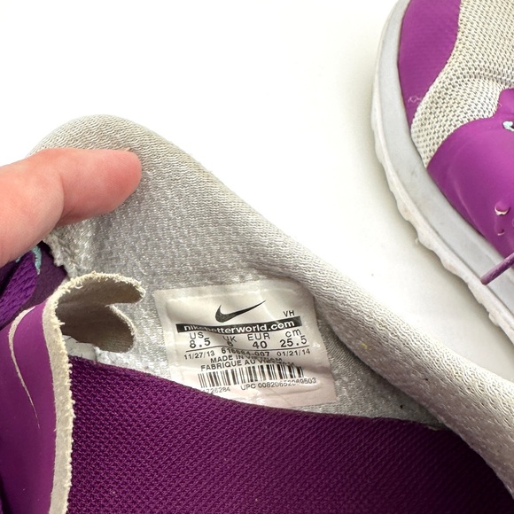 Woman's Nike Running Shoes - Size 8.5 - Picture 6 of 7